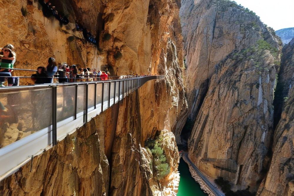 exploring-the-caminito-del-rey-spains-most-thril