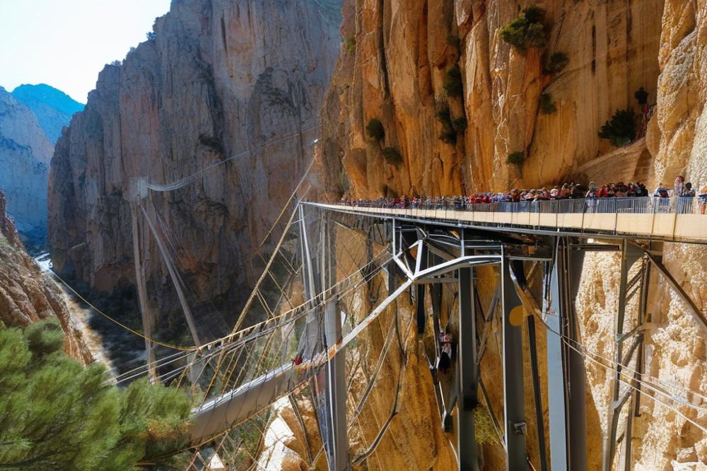 exploring-the-caminito-del-rey-spains-most-thril